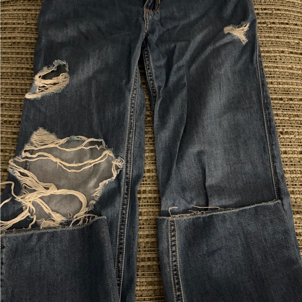 Women’s Distressed Jeans